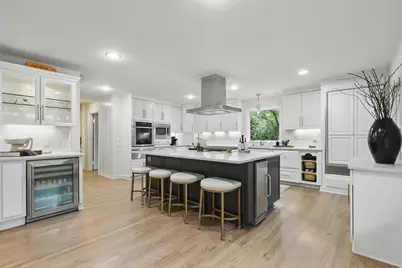 208 Rockwood Park Drive, Fort Worth, TX 76107 - Photo 7