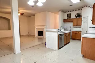 3531 Tamarack Dr, Grand Prairie, TX 75052 - Photo 3