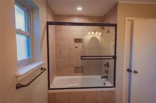 593 King Cir, Lewisville, TX 75067 - Photo 17