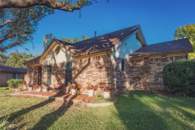 593 King Circle, Lewisville, TX 75067 - Photo 3