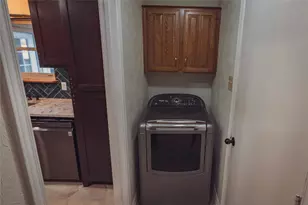 593 King Cir, Lewisville, TX 75067 - Photo 11