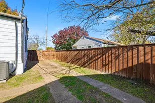 4024 Moler St, Dallas, TX 75211 - Photo 3