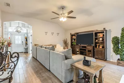 4017 Azalea Drive, Haltom City, TX 76137 - Photo 7