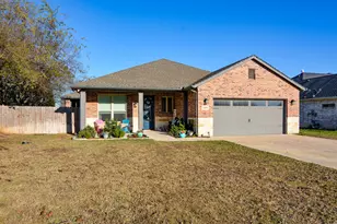 601 Mathew St, Grandview, TX 76050 - Photo 1