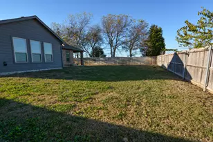 601 Mathew St, Grandview, TX 76050 - Photo 37