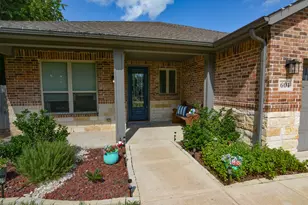 601 Mathew St, Grandview, TX 76050 - Photo 3