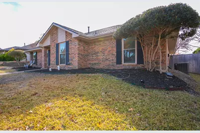 1610 Saint James Drive, Carrollton, TX 75007 - Photo 3