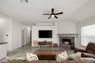 8205 Cedarcrest Ln, Fort Worth, TX 76123 - Photo 9