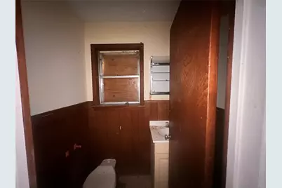 209 S Walton Street, Blooming Grove, TX 76626 - Photo 9