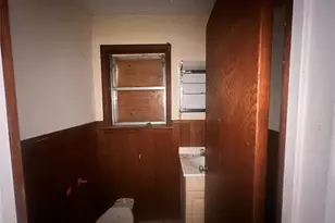 209 S Walton St, Blooming Grove, TX 76626 - Photo 9