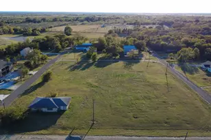 209 S Walton St, Blooming Grove, TX 76626 - Photo 23