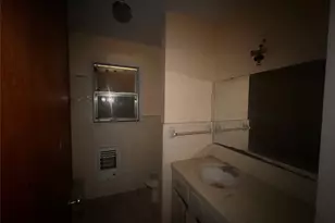 209 S Walton St, Blooming Grove, TX 76626 - Photo 7