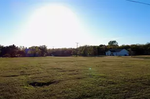 209 S Walton St, Blooming Grove, TX 76626 - Photo 15