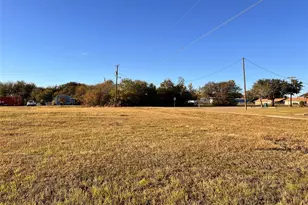 209 S Walton St, Blooming Grove, TX 76626 - Photo 25