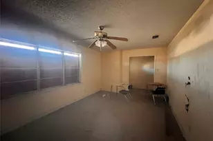 209 S Walton St, Blooming Grove, TX 76626 - Photo 5