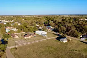 209 S Walton St, Blooming Grove, TX 76626 - Photo 19