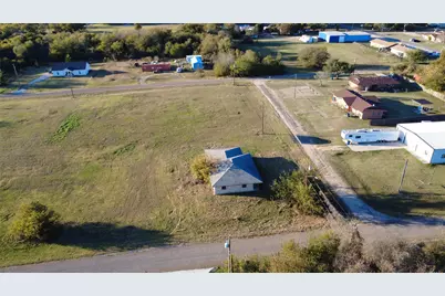 209 S Walton Street, Blooming Grove, TX 76626 - Photo 17