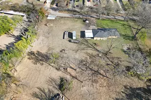 425 Cheshier Rd, Lancaster, TX 75146 - Photo 3