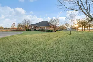 2535 36th St NE, Paris, TX 75462 - Photo 5