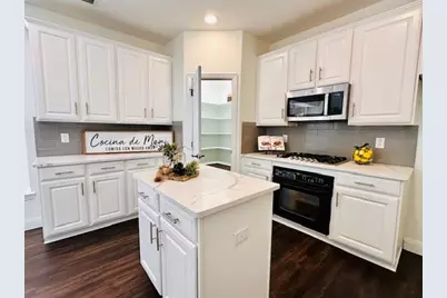812 Brookwater Drive, McKinney, TX 75071 - Photo 7