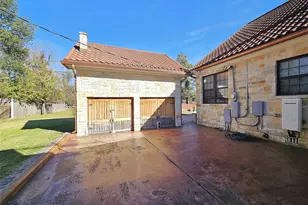 511 E Farrar St, Groesbeck, TX 76642 - Photo 35