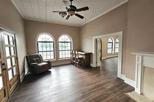 511 E Farrar St, Groesbeck, TX 76642 - Photo 13