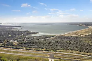 6415 Lake Bluff Dr, Dallas, TX 75249 - Photo 37