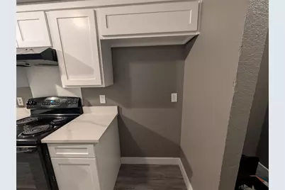 6711 Ridgecrest Court, Fort Worth, TX 76133 - Photo 9