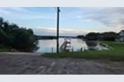 839 E Aquarius Court, Granbury, TX 76049 - Photo 5