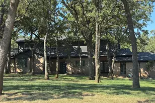 900 Pioneer Cir E, Argyle, TX 76226 - Photo 3