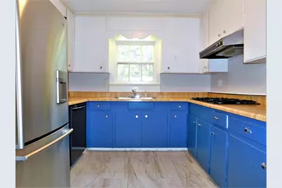 2412 N Carroll Boulevard, Denton, TX 76201 - Photo 11