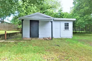 2412 N Carroll Blvd, Denton, TX 76201 - Photo 25