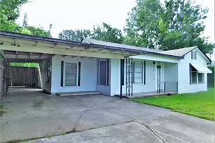 2412 N Carroll Blvd, Denton, TX 76201 - Photo 3