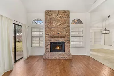 702 Giltin Court, Arlington, TX 76006 - Photo 9