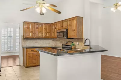 702 Giltin Court, Arlington, TX 76006 - Photo 11