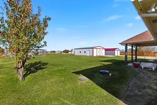 11550 Hill Country Cir, Ponder, TX 76259 - Photo 37