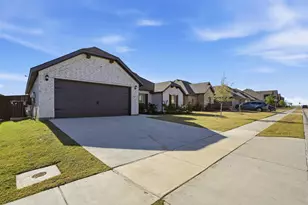 1027 Moss Grv Trl, Justin, TX 76247 - Photo 3