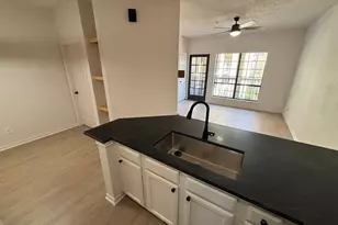 4800 W Lovers Ln, Dallas, TX 75209 - Photo 9