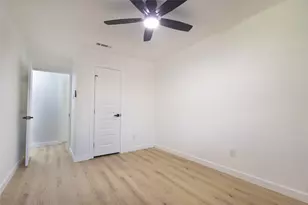 10023 Kirkhaven Dr, Dallas, TX 75238 - Photo 21