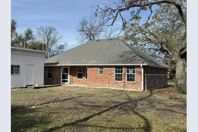806 E 10th Street, Bonham, TX 75418 - Photo 25