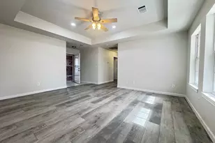 806 E 10th St, Bonham, TX 75418 - Photo 9