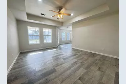 806 E 10th Street, Bonham, TX 75418 - Photo 7