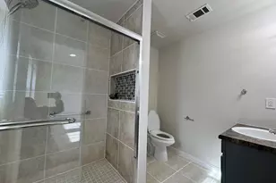 806 E 10th St, Bonham, TX 75418 - Photo 21