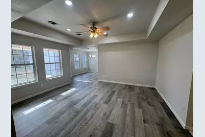 806 E 10th Street, Bonham, TX 75418 - Photo 19