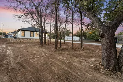 5901 S Lakeside Hills Court, Granbury, TX 76048 - Photo 27