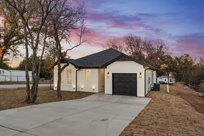 5901 S Lakeside Hills Court, Granbury, TX 76048 - Photo 3