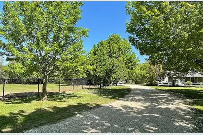 11217 Foutch Road, Pilot Point, TX 76258 - Photo 17