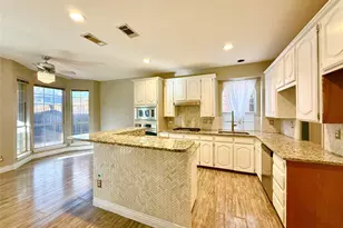 2301 Mapleleaf Ln, Flower Mound, TX 75028 - Photo 11