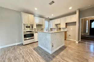 2301 Mapleleaf Ln, Flower Mound, TX 75028 - Photo 9