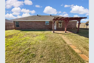 1307 Lynnwood Drive, Cleburne, TX 76033 - Photo 5